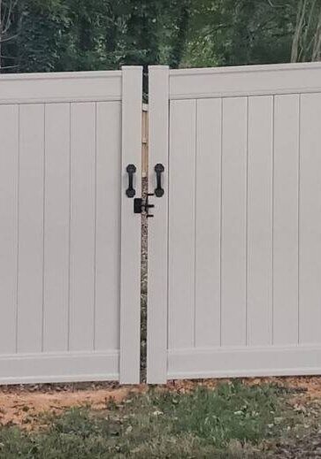 White fence - Privacy Fence
